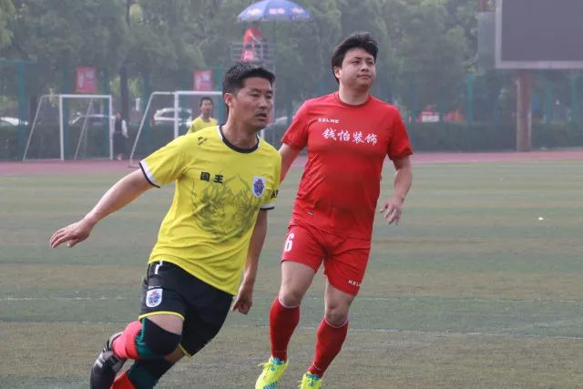 巴西队集结后首次训练 内马尔因伤缺席
